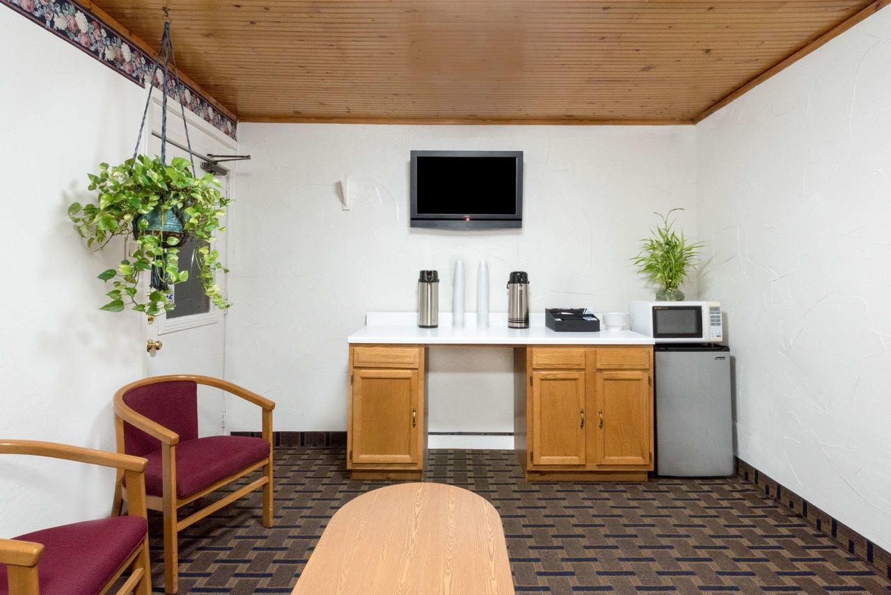 Post Oak Inn บราวน์วูด ภายนอก รูปภาพ